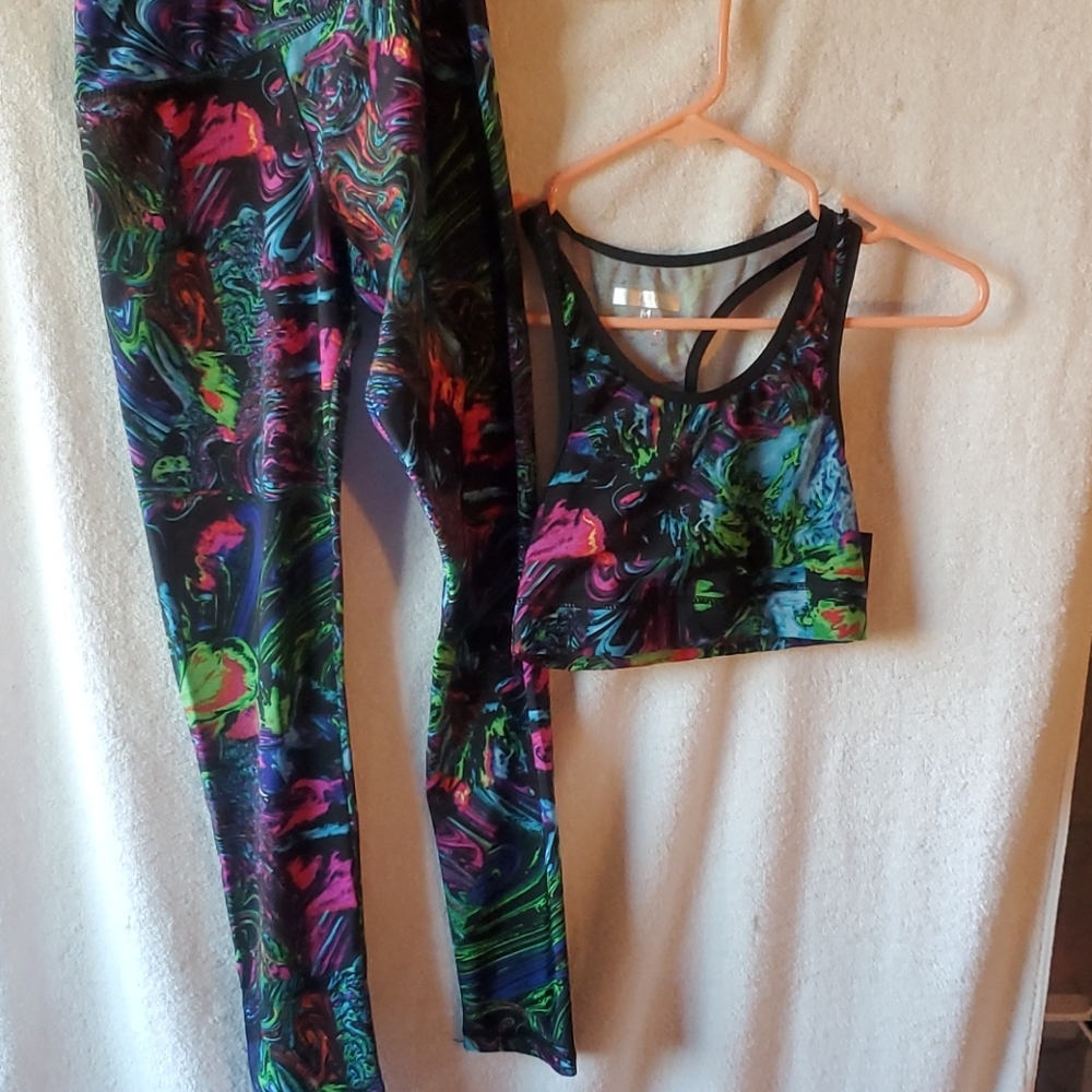 Compressed fit sports wear